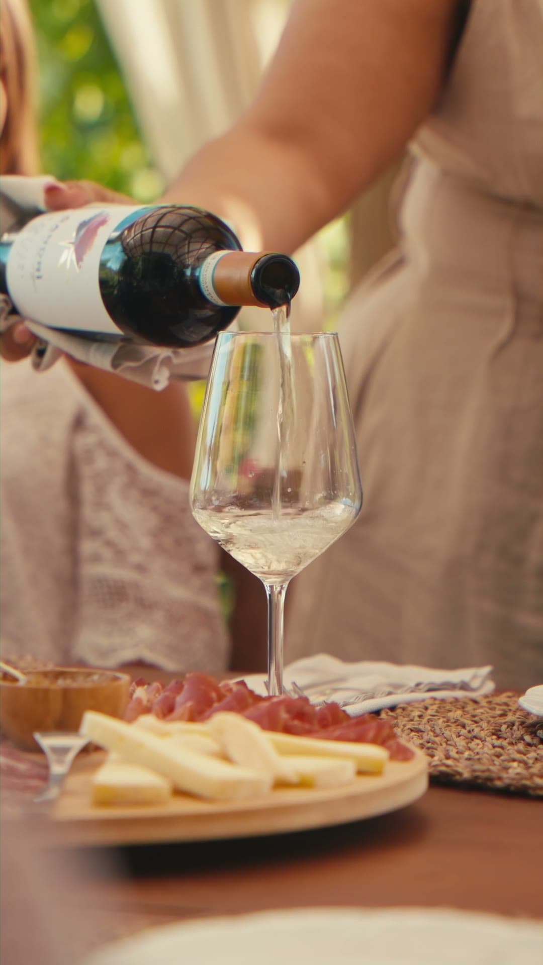 Video verticale di una degustazione in cantina