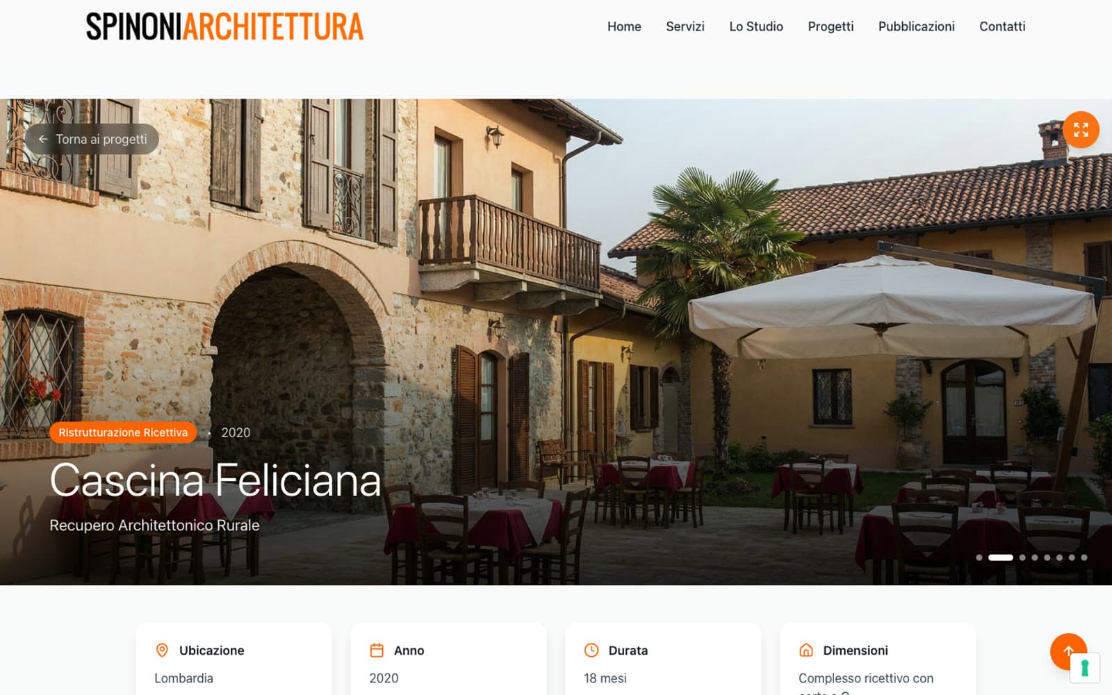 La pagina di Cascina Feliciana, recupero architettonico rurale, con la corte e il carosello di foto