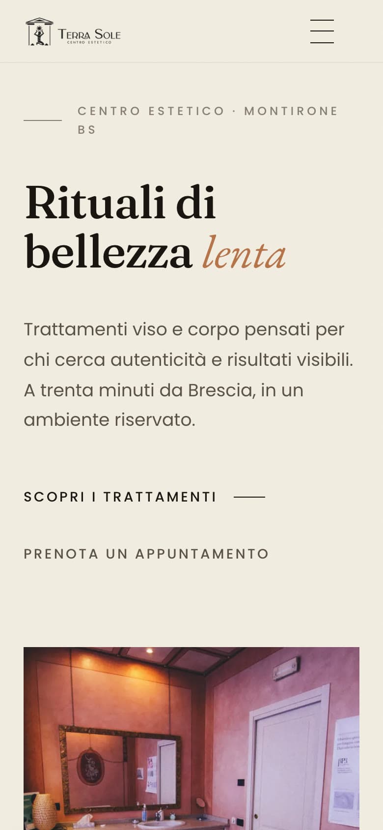 La home del sito sul telefono