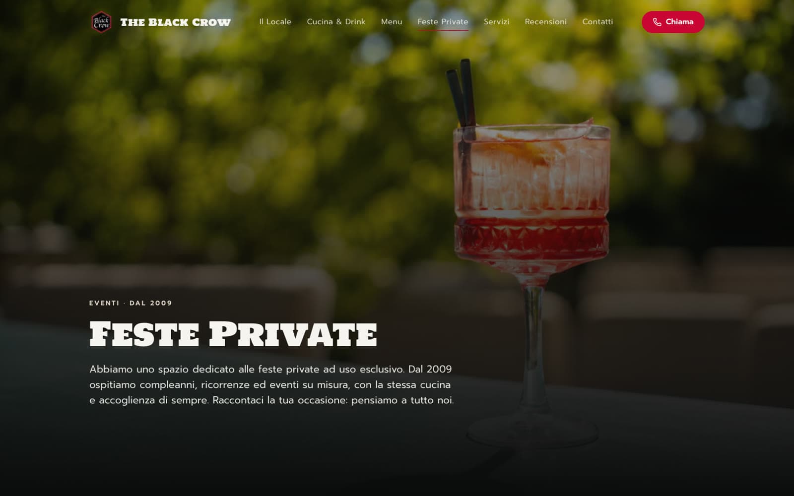 L'apertura della pagina Feste private, con un cocktail sul tavolo